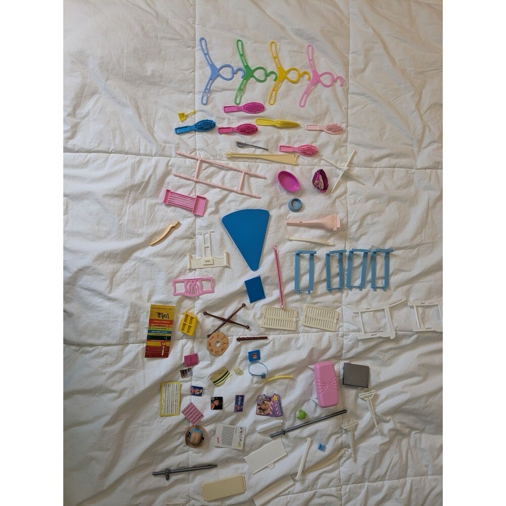 Mattel Barbie Miscellaneous Pieces And Heart Family Clothes Hangers